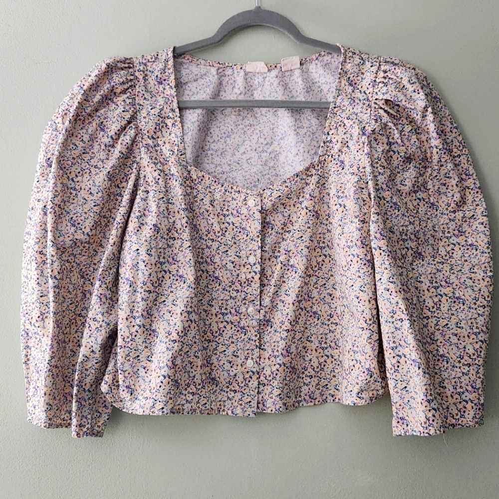 Floral puffer sleeve crop top